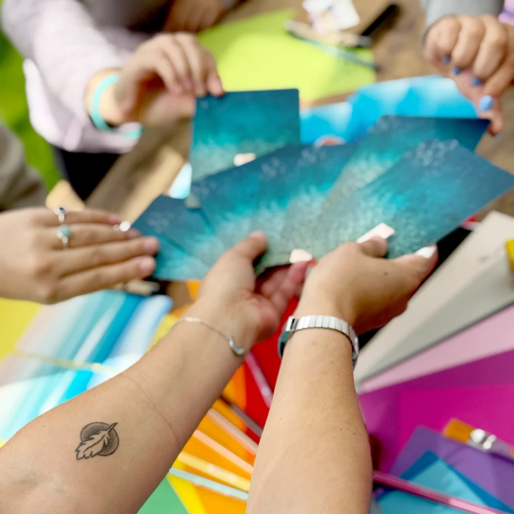 Inspirationskarten werden zu beginn des Workshops verteilt